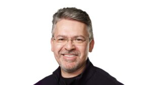 Apple Menggantikan Timbalan Presiden Kanan Pembelajaran Mesin dan Strategi AI