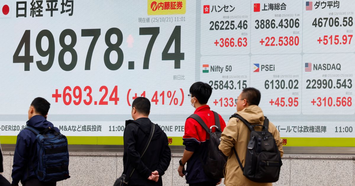 Asian stocks rise, precious metals hit records on Fed rate cut bets