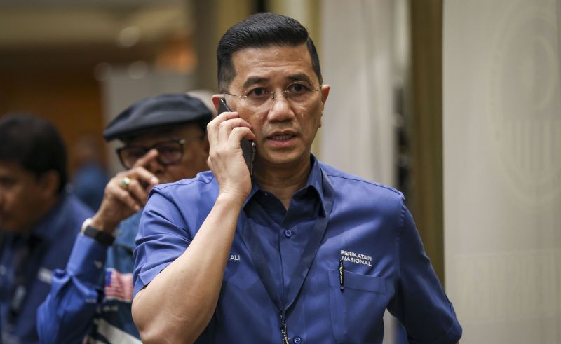 Azmin Ali undur Setiausaha Agung PN