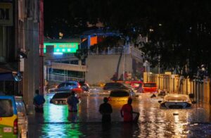 Banjir kilat cetus kesesakan luar biasa di ibu kota