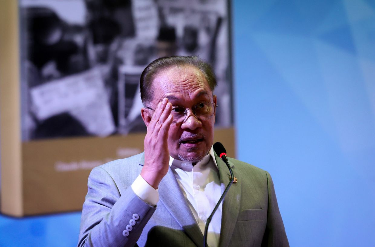 Betrayal not an issue Madani govt has to deal with, says Anwar