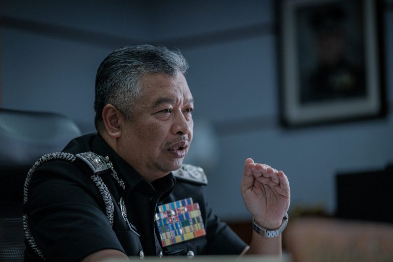 Cubaan keluar KLIA guna pasport orang lain gagal 