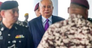 Don’t be provoked into insulting the courts, Najib urges supporters