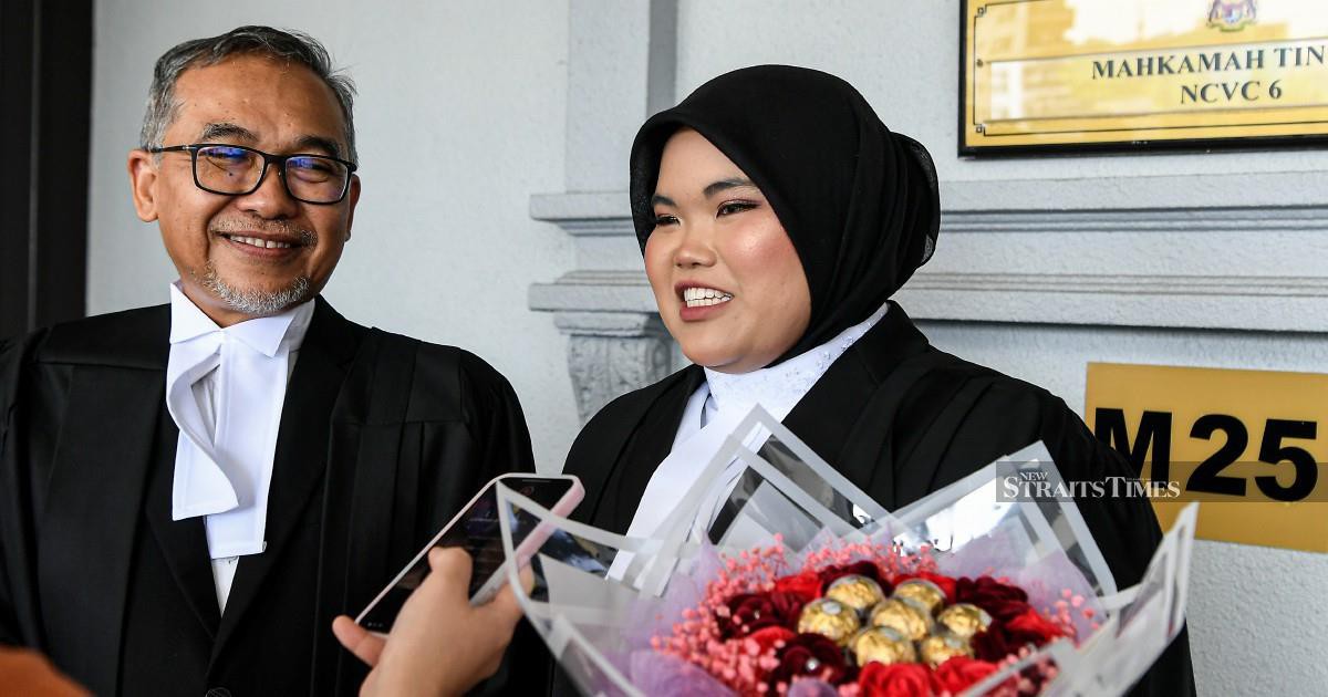 Father and daughter admitted to the Bar together in milestone moment