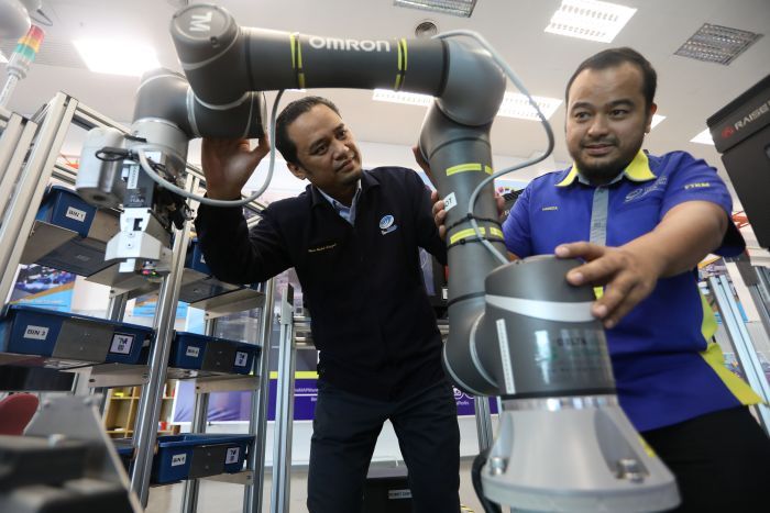 Fleksibel, integriti, berorientasikan teknologi maju