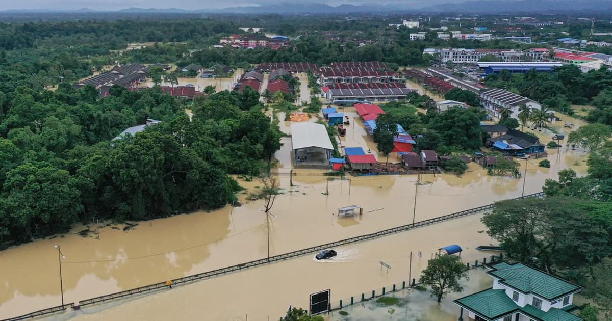 Flood victims surge past 15,000, over 11,000 in Kuantan alone