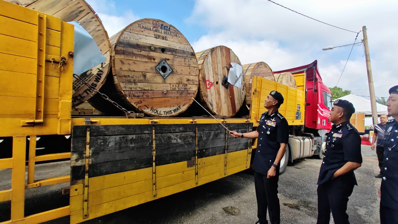 Geng Bhai aktif ‘rampas’ treler lumpuh