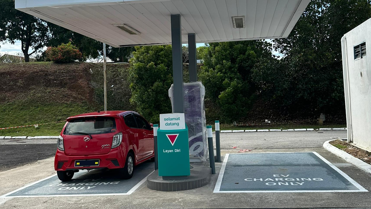 Gentari converts Petronas Ayer Keroh 3’s NGV station to EV charger