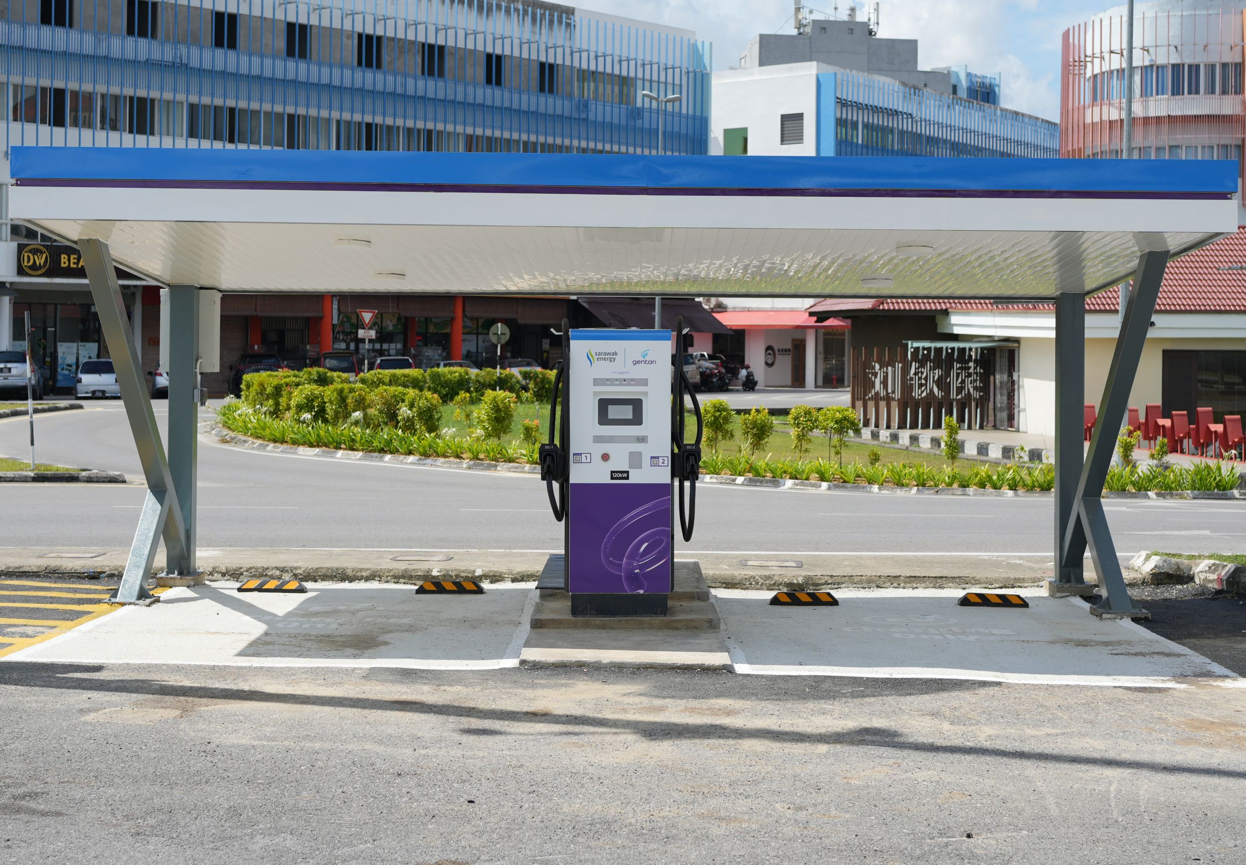 Gentari x SEB turns on 120kW DC Charger in Sibu Town Square Phase 2