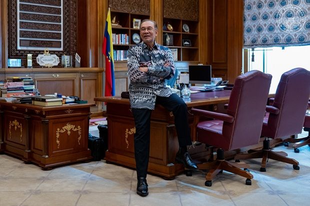 Government success driven by stable policies, people’s trust, says Anwar