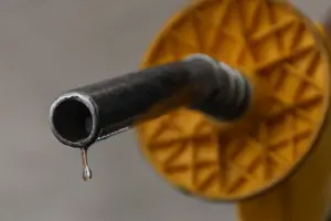 Harga petrol RON97, RON95 tanpa subsidi kekal sehingga 7 Januari
