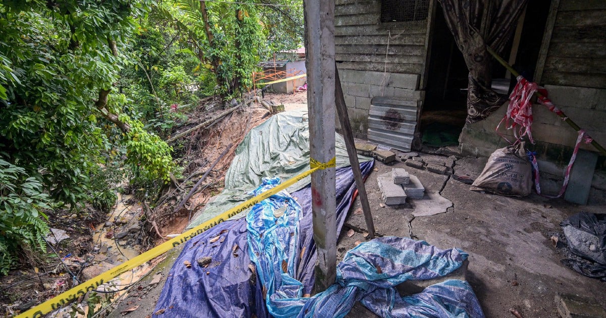 Heavy rain triggers landslide, eight houses affected at Kampung Orang Asli Batu 12