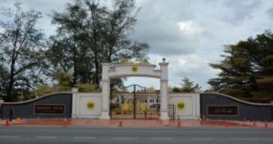 Istana Arau draws media  ahead of new mb swearing-in ceremony