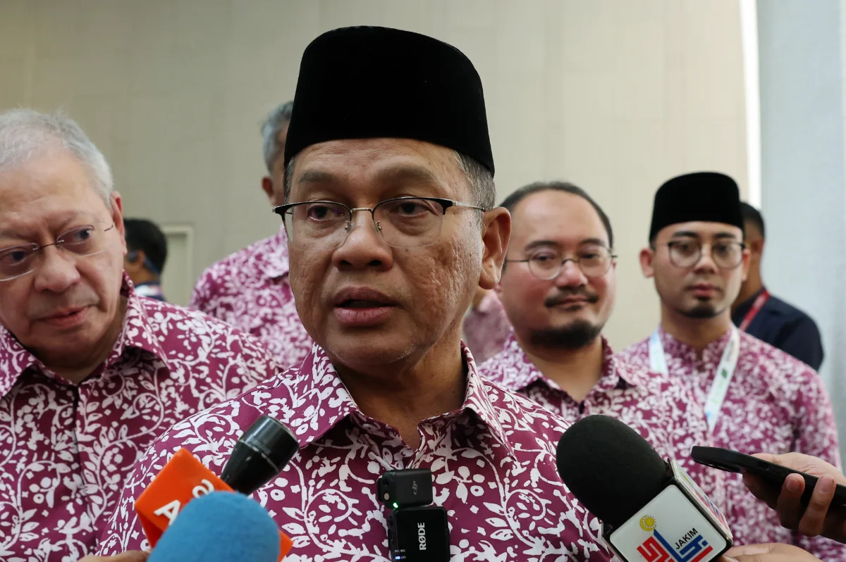 JAWI questions suspects in health club raid over immoral activities