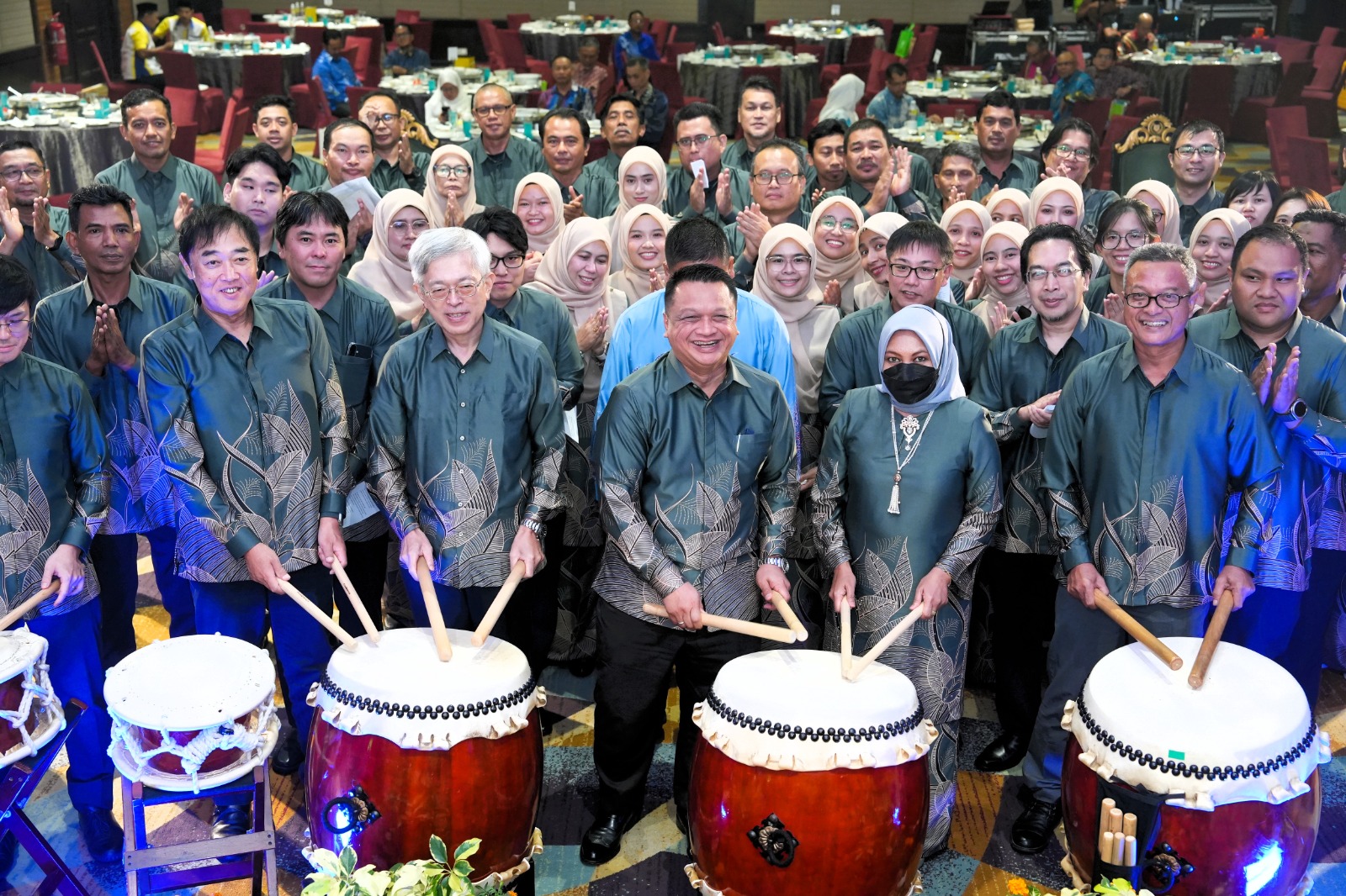 Jabatan kerajaan, agensi swasta perlu perkukuh peranan: Raja Muda Perlis