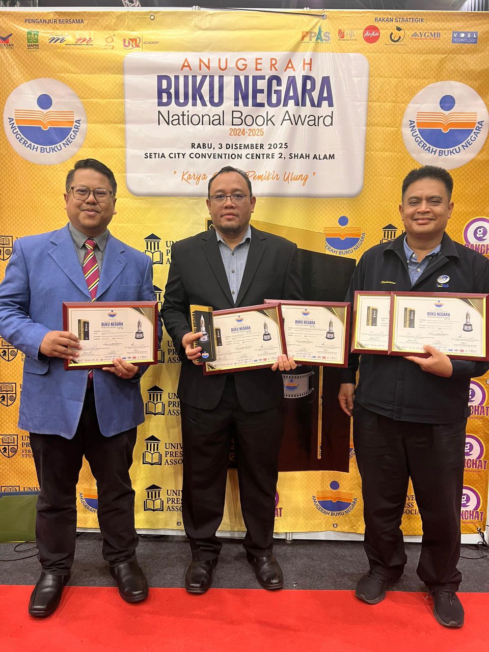 Karya Unimap diiktiraf, menang Anugerah Buku Terbaik