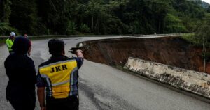 Landslide: Concrete barriers installed to Gua Musang-Lojing road