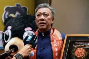 Legasi sifat rendah diri, tadbir urus berteraskan rakyat