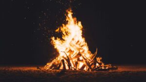 Manusia Didapati Mula Menghasilkan Api 350,000 Tahun Lebih Awal Daripada Disangka