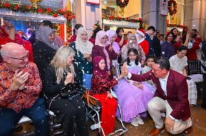 Ministry hosts grand Christmas celebration for foreign diplomats
