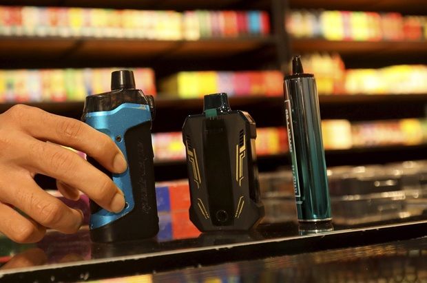 M'sia moving decisively to full vape ban, says Dzulkefly