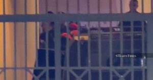 Najib arrives at Palace of Justice ahead of 1MDB mega-graft scandal verdict [WATCH]