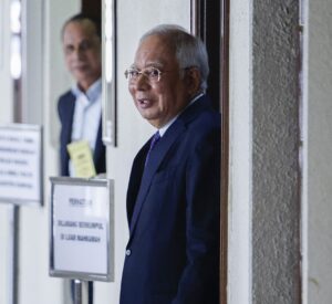 Najib bersalah dua pertuduhan guna kedudukan