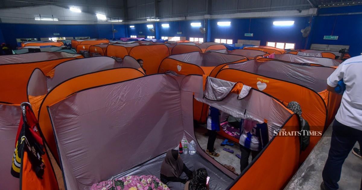 Over 12,000 evacuated as floodwaters rise in 4 states