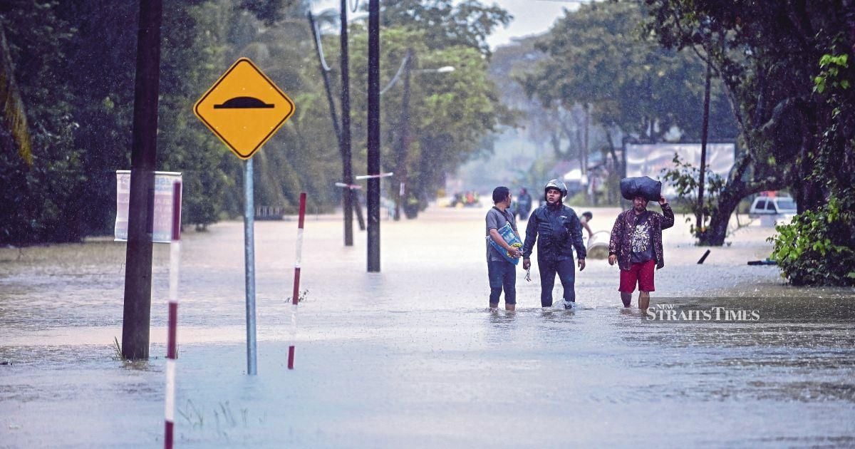 Over 4,000 evacuated as floodwaters surge across Pahang, Johor and Terengganu