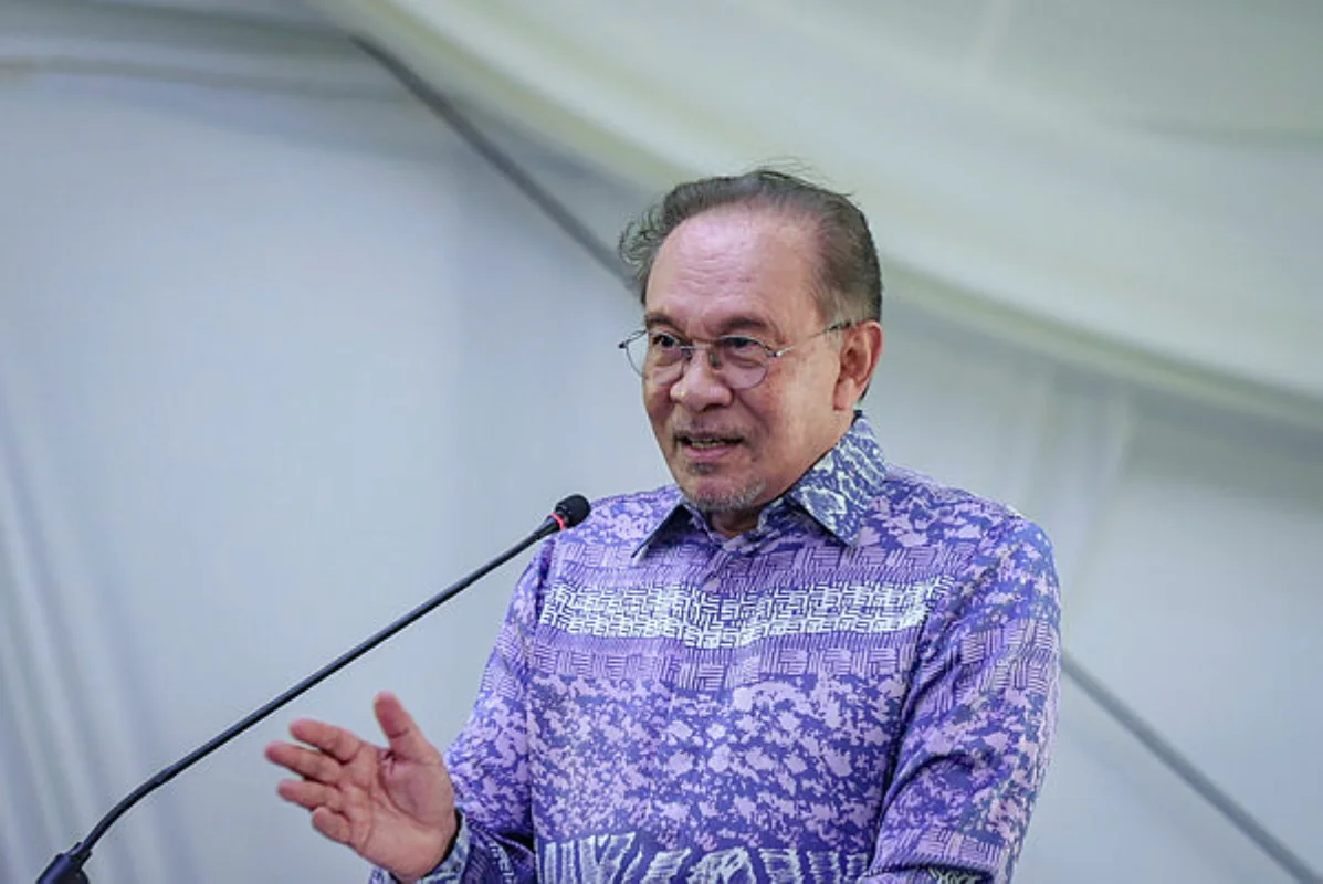 PM utamakan peniaga kecil dalam pembangunan stesen kereta api luar bandar