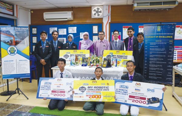 Pelajar ikon saintis muda kejayaan SMK Dato’ Syed Omar