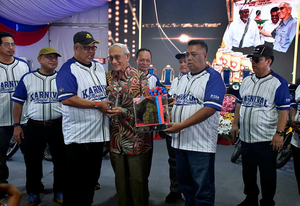 Pembangunan perlu seimbang antara bandar dan kampung, kata Ab Rauf