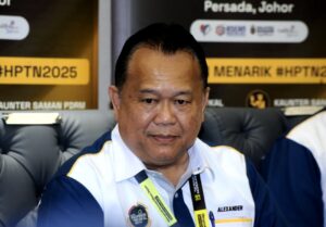 Penghadang konkrit insiden jatuh gaung hanya boleh dialih dengan kren