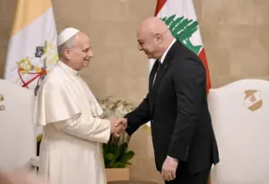 Pope urges Lebanese to stay and reconcile amid national crises