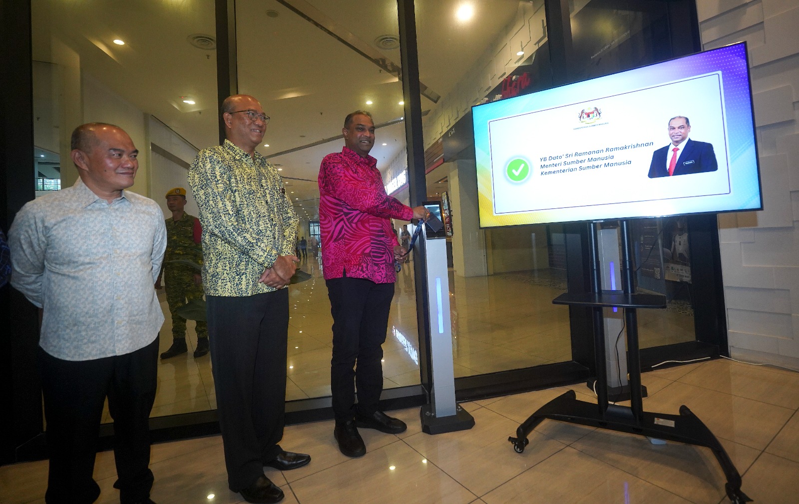 Ramanan mula tugas pertama, gulung RUU Keselamatan Sosial Pekerja 1969