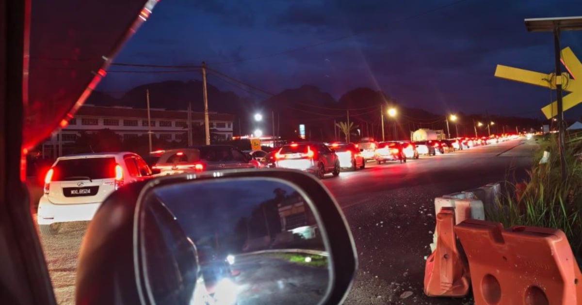Return of holidaymakers to city causes major congestion in Gua Musang