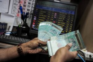 Ringgit menuju RM3.81 berbanding dolar AS, paras tertinggi sejak 2005