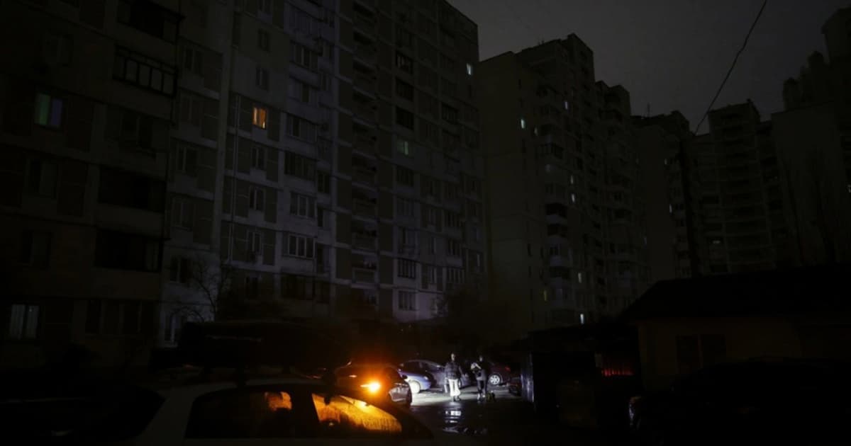 Russian drones, missiles pound Ukraine ahead of Zelensky-Trump meeting