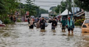 Selangor govt to discuss raising cash aid for flood victims