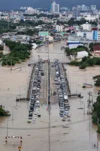 Seven stranded Malaysian vehicles return from Hatyai floods