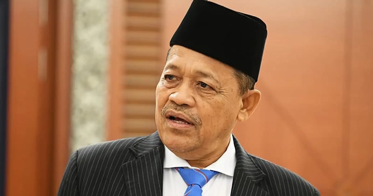 Shahidan’s PN-BN-PKR coalition proposal just fantasy, say analysts