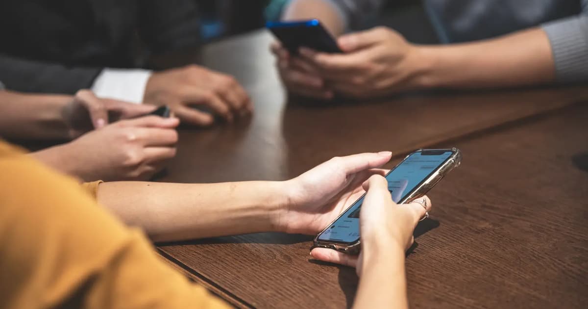 Singapore to toughen ban on smartphones in schools