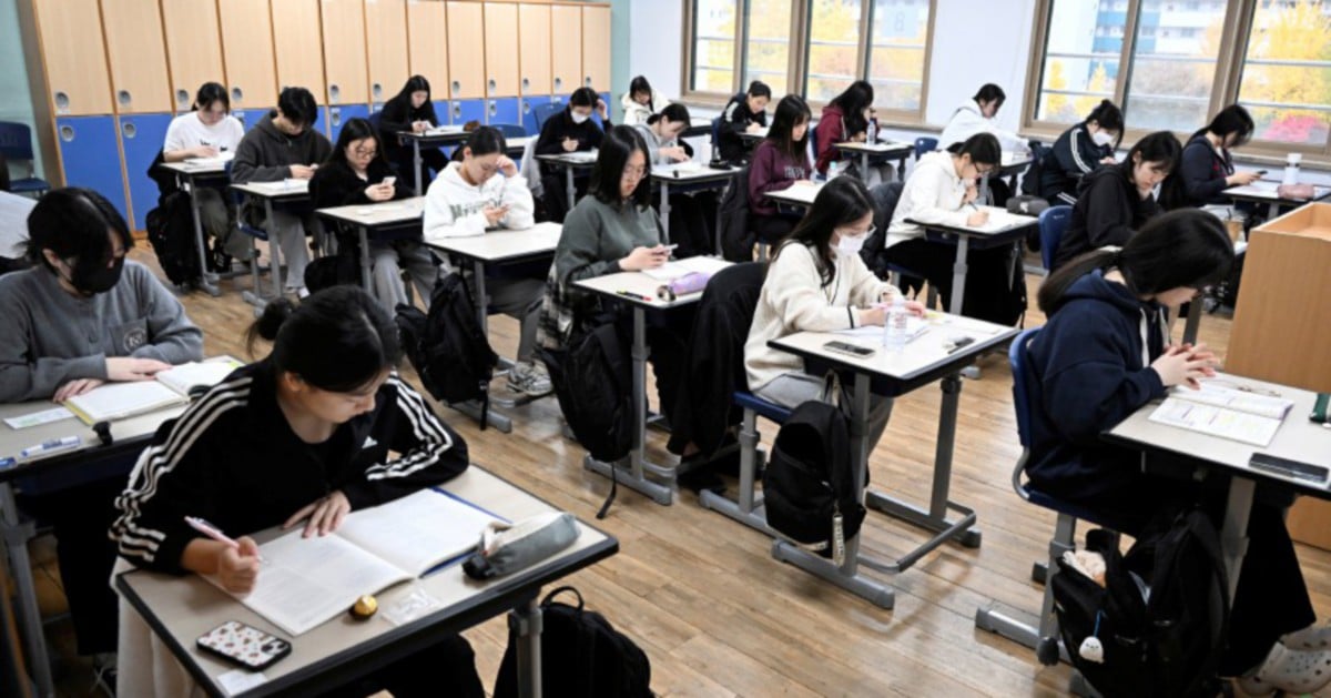 South Korea exam chief quits over complaints of too-hard tests