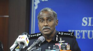 Telefon bimbit kandungi rakaman audio diserahkan kepada polis