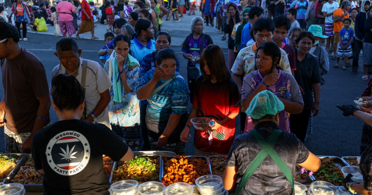 Thailand-Cambodia to resume ceasefire talks as border conflict displaces 800,000