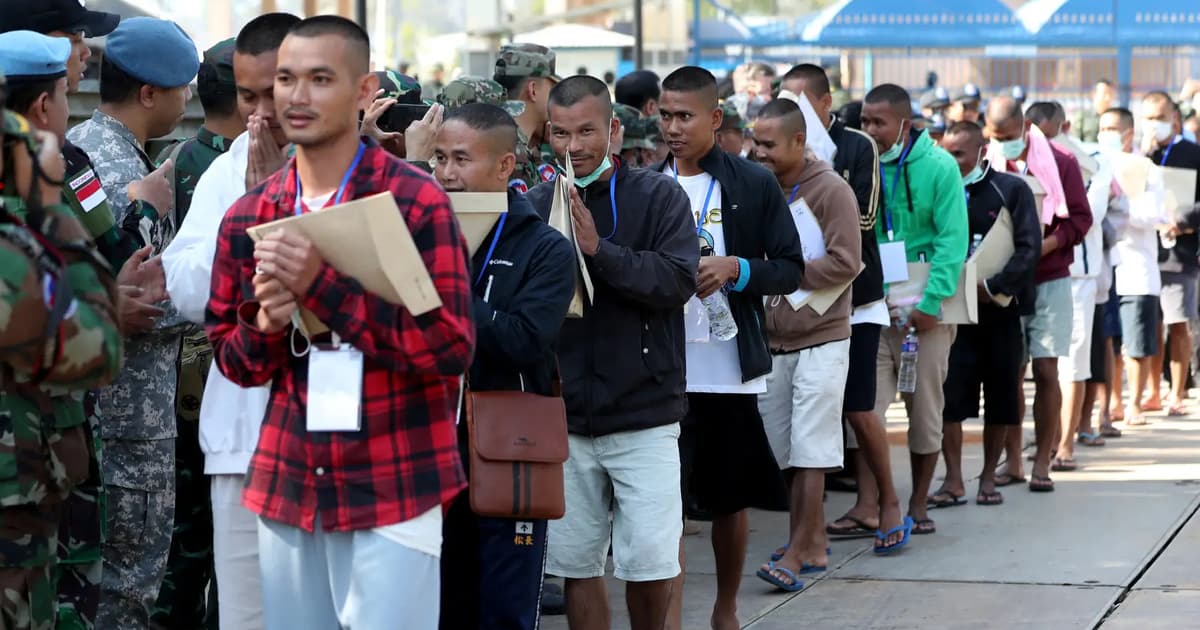 Thailand releases 18 Cambodian soldiers held since July