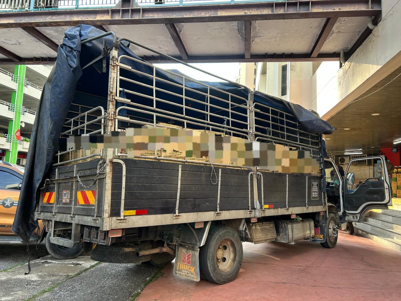 Tiga lelaki lari, gagal seludup lebih 8 tan minyak masak peket ke Thailand