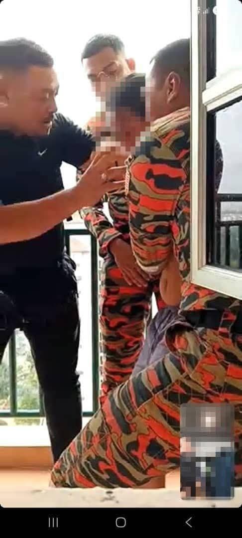 Tindakan pantas bomba selamatkan lelaki cuba terjun pangsapuri