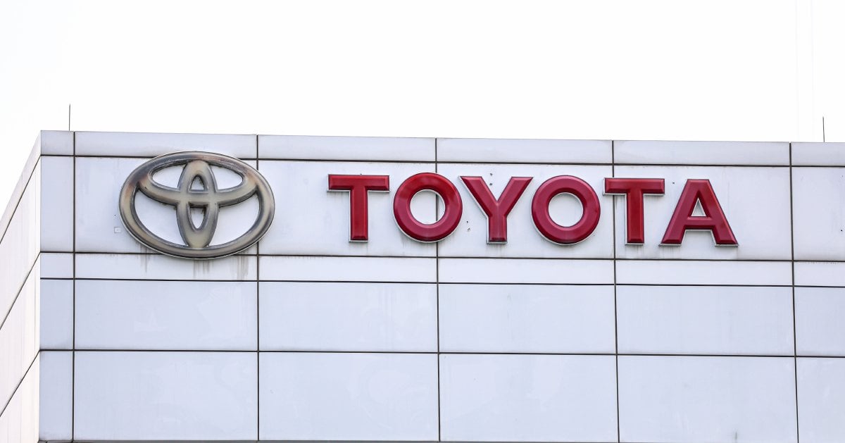 Toyota's global output sinks 5.5pct in November, first fall in six months