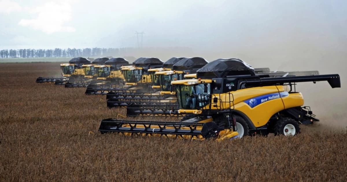 Trump unveils US$12bil aid for farmers rocked by tariffs